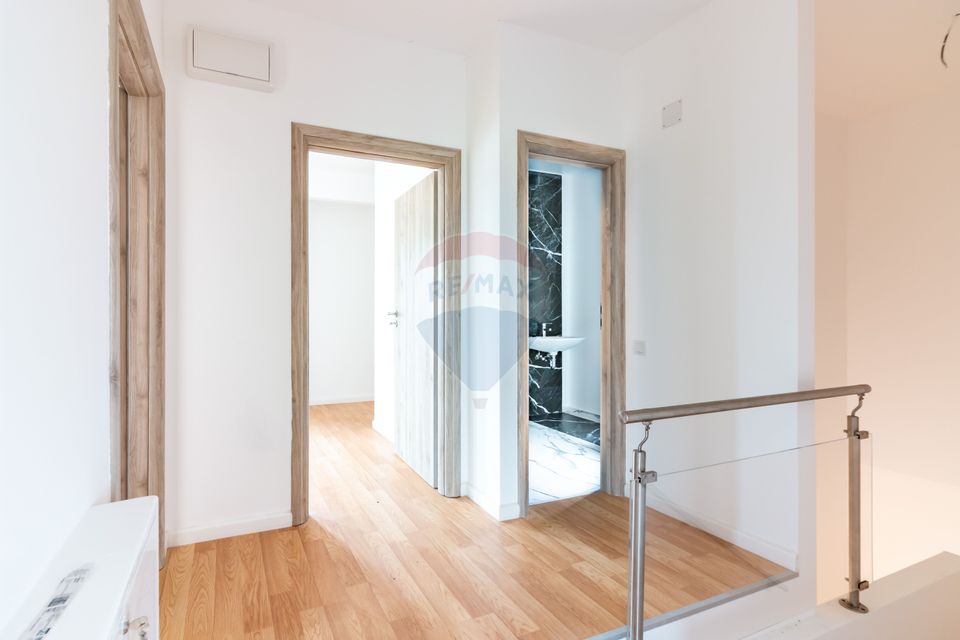 Casă / Vilă cu 5 camere de vânzare Tunari, Dimieni