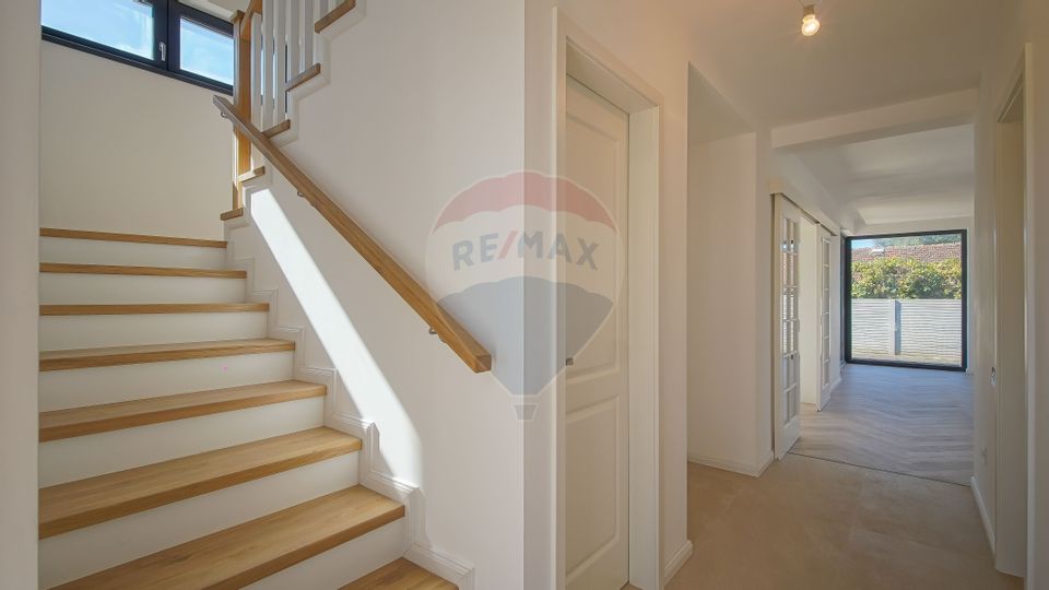 5 room House / Villa for sale