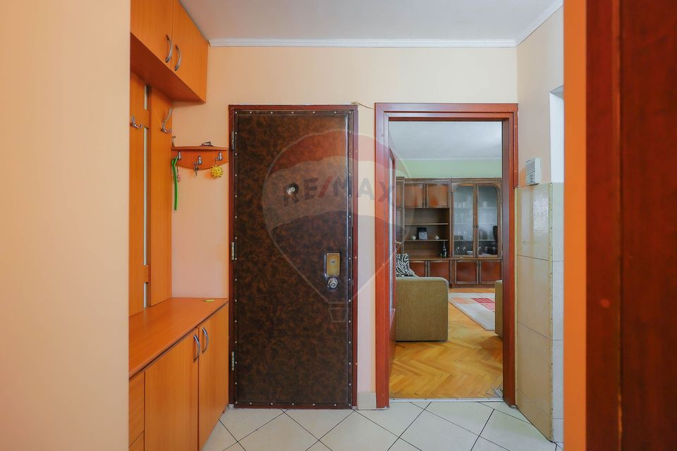 Apartament 3 Camere, Zonă Fără Trafic/Liniștită, Dragoș Vodă, Vânzare