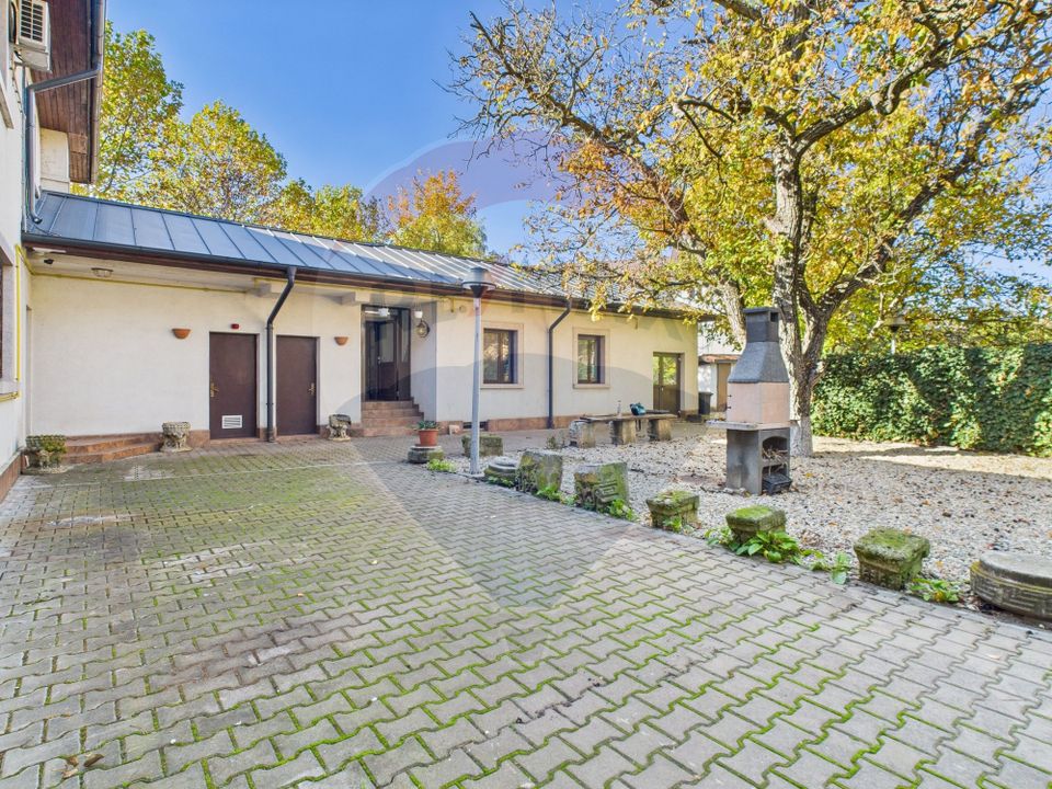 Spectacular villa in Balotesti, 5000 sqm courtyard and indoor pool