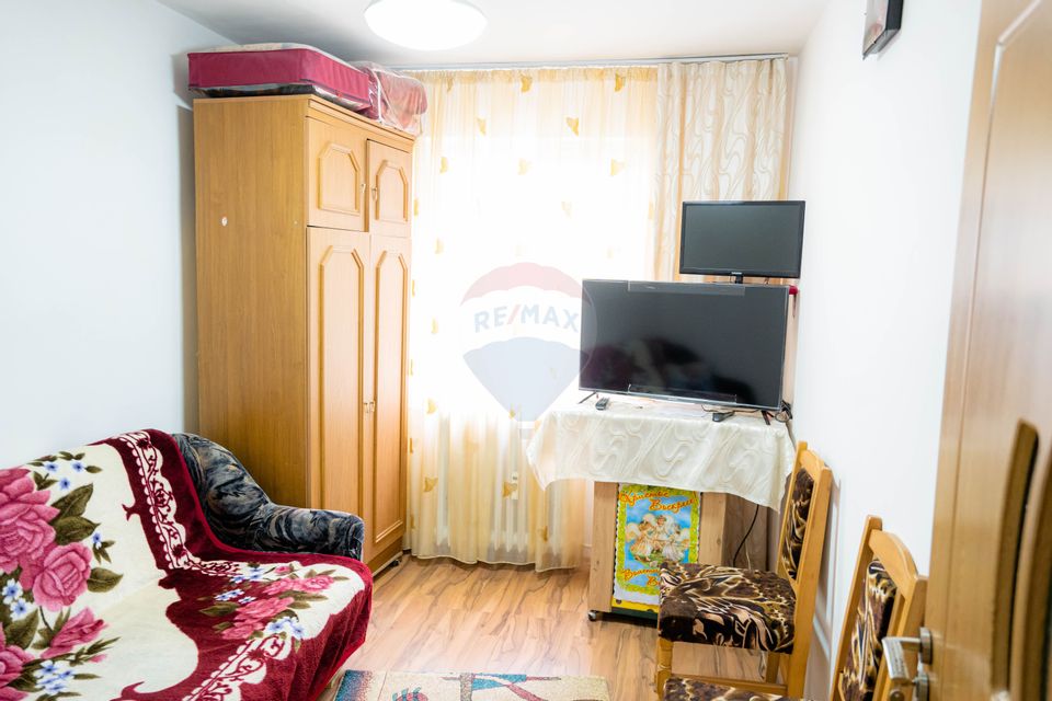 Apartament cu 3 camere de vânzare, zona Nordic