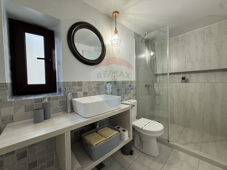 Casa / Pensiune cu 12 camere de vânzare în zona Eforie Sud Constanta