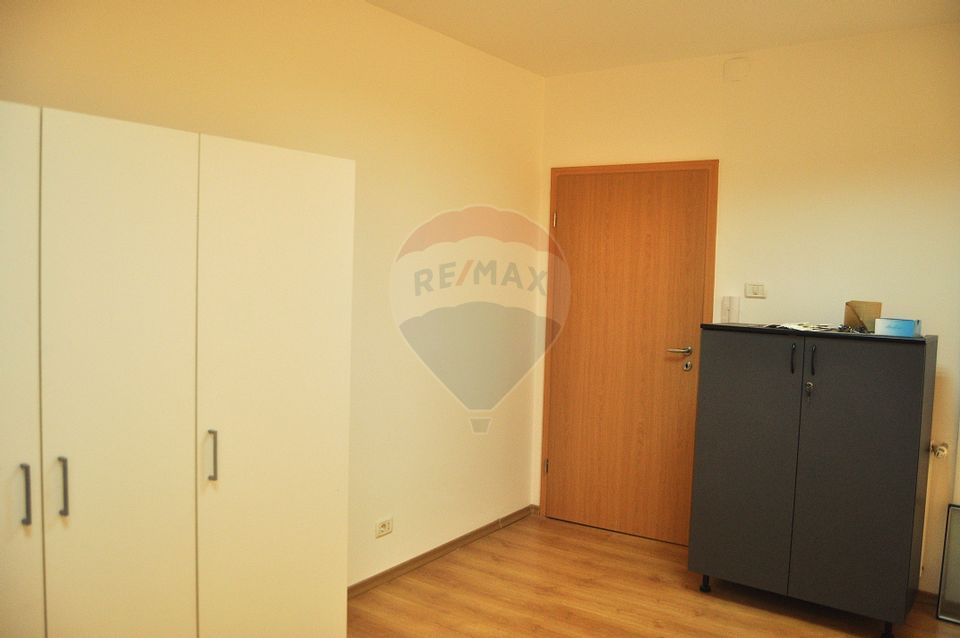 16sq.m Commercial Space for rent, Parneava area