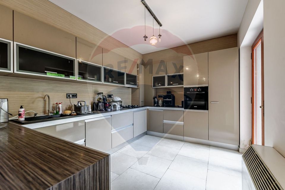 19 room House / Villa for sale, Malul Muresului area