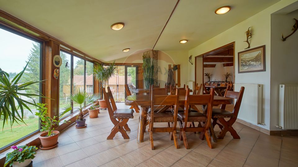 Vilă 12 camere  1.091 mp construiți Poiana Brașov