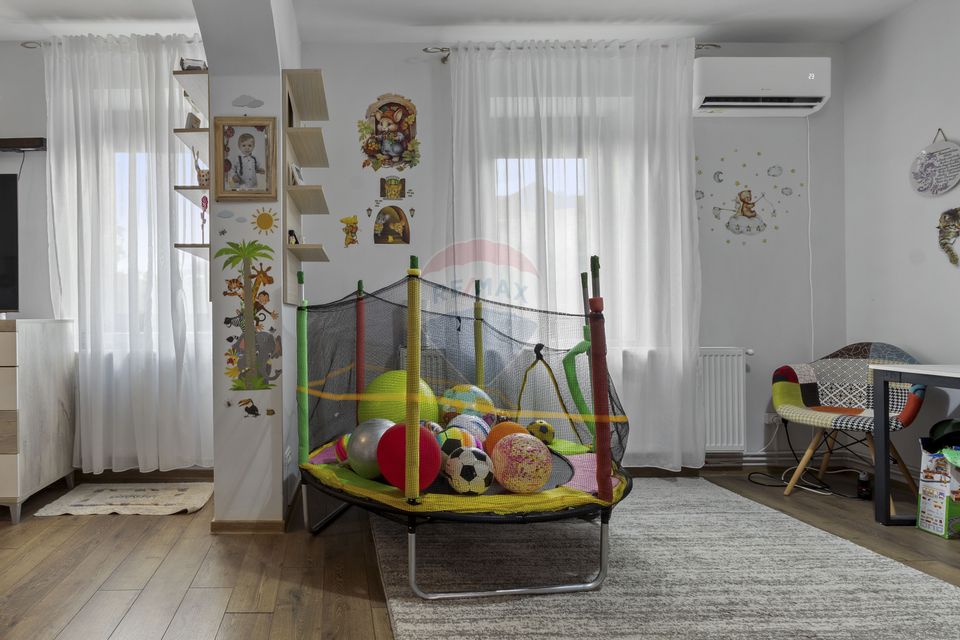 Casă complet renovata cu teren 648 mp de vanzare in Gradiste,Arad