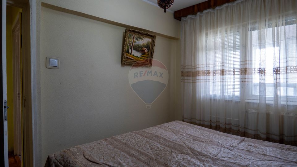 Vanzare apartament 4 camere, decomandat, Breaza, Aleea Parcului