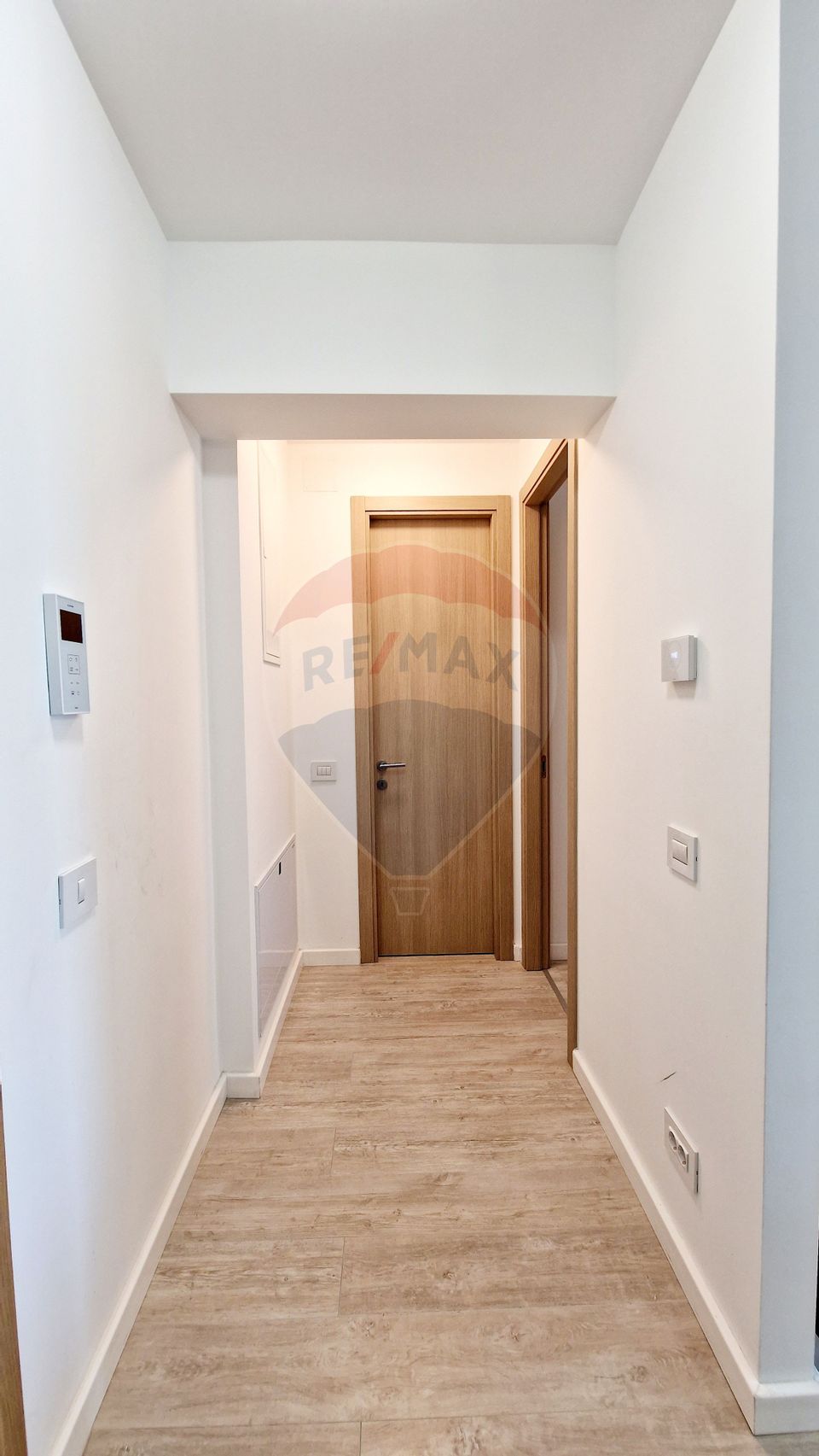 For sale 2 room apartment Parcului 20 furnished parking space