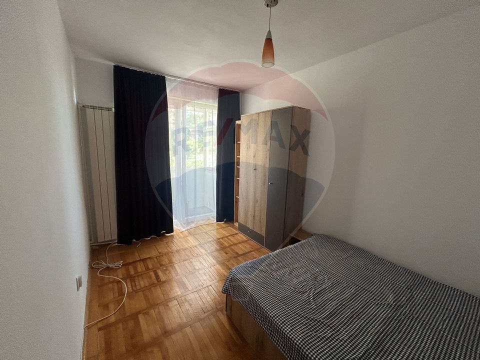 Apartament cu 3 camere de închiriat zona B.S. Delavrancea