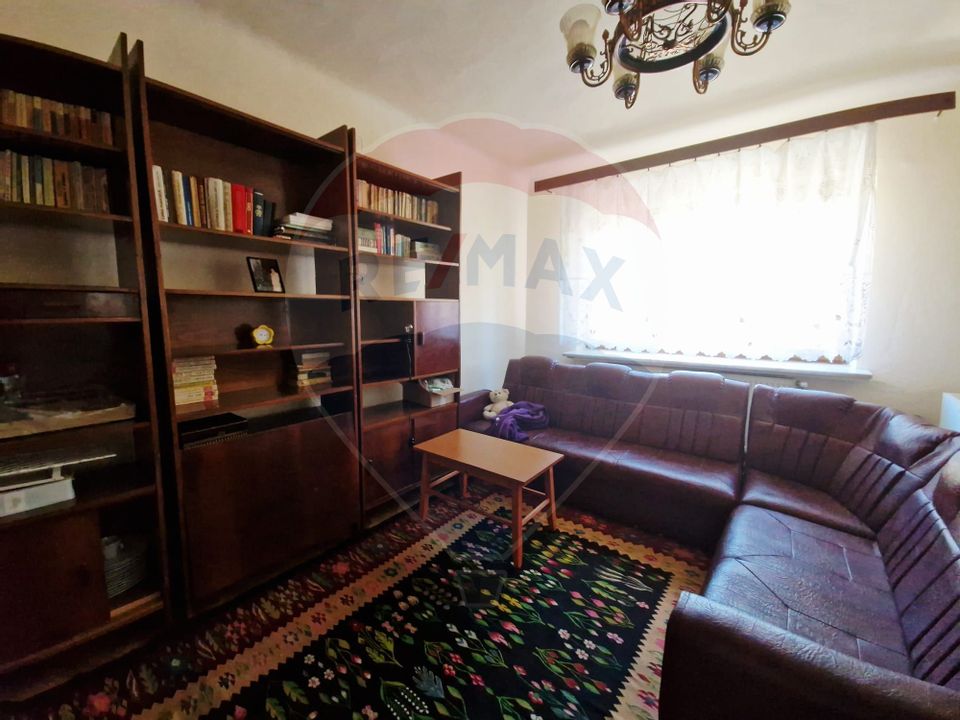 Casă / Vilă  str. Ana Ipatescu S+P+1 , 5 camere , teren - 252 mp