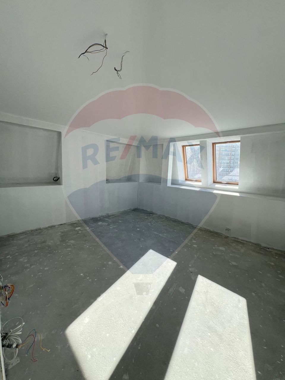 Apartament spectaculos 4 camere | Vilă | Zona P-ta Alba Iulia–Dristor