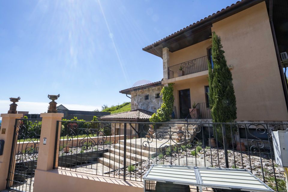 5 room House / Villa for sale, Dealuri Oradea area