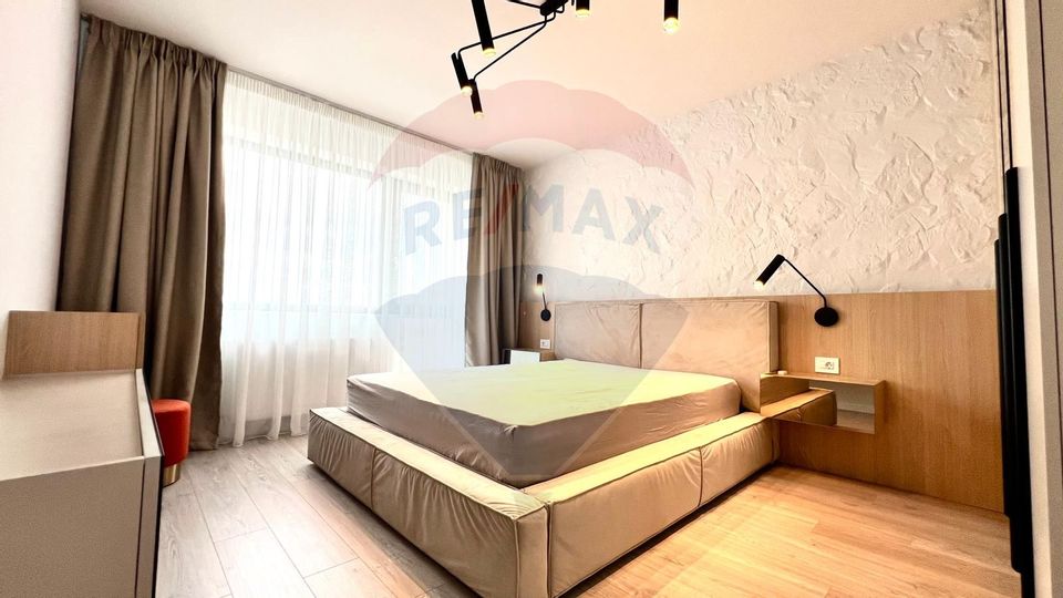 Apartament de lux cu 3 camere de închiriat - Zona Centrul Comercial To