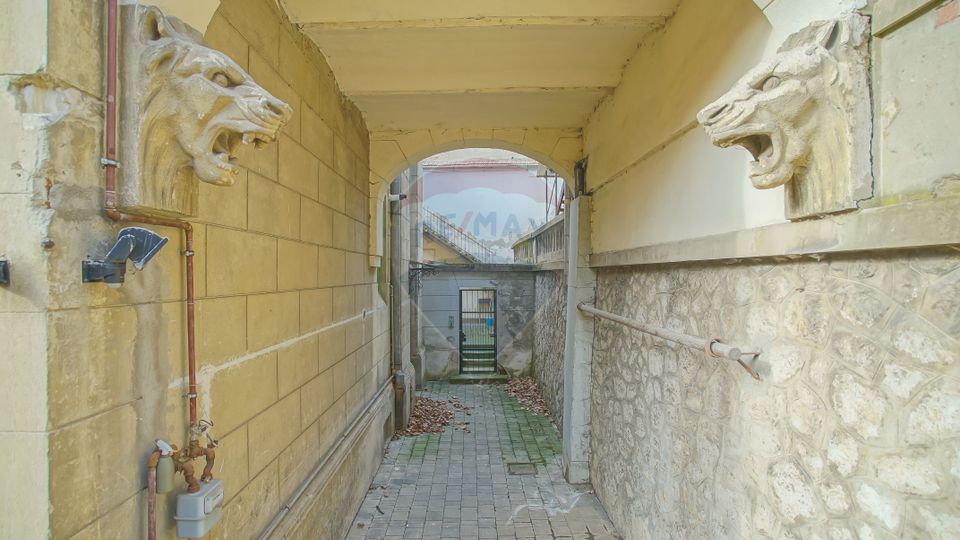 7 room Apartment for sale, Centrul Istoric area