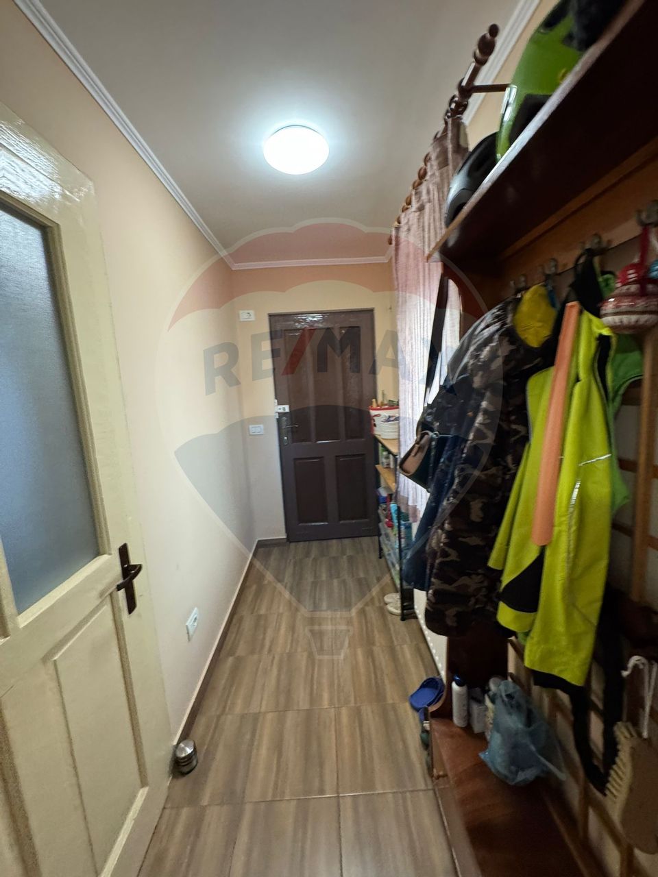 Casă / Vilă nouă cu 5 camere + casă bătranească renovată