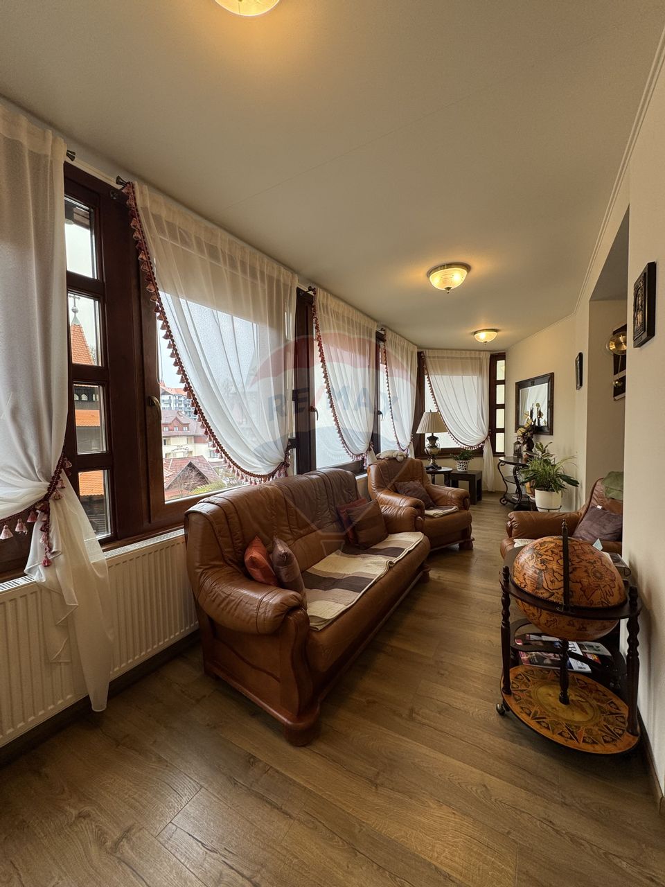 9 room Hotel / Pension for sale, Central area