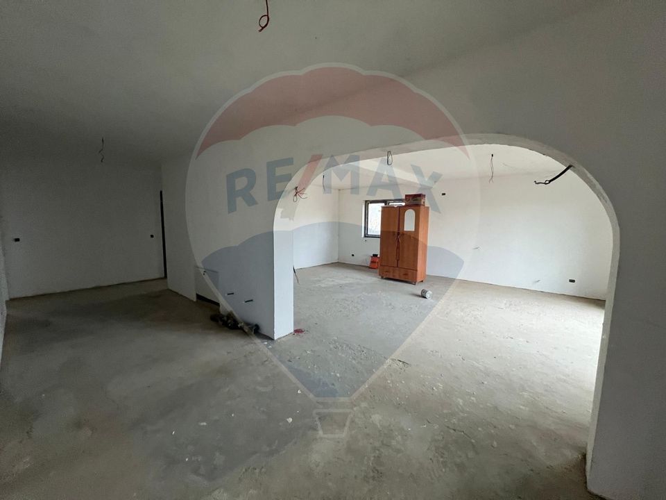 Casă 4 camere Rachitosu