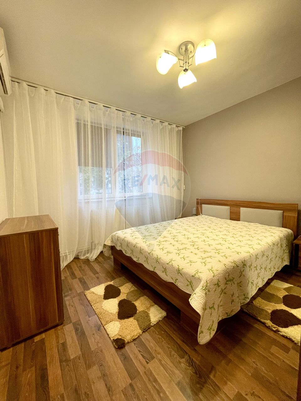 Apartament cu 2 camere de închiriat în zona City Park Mall