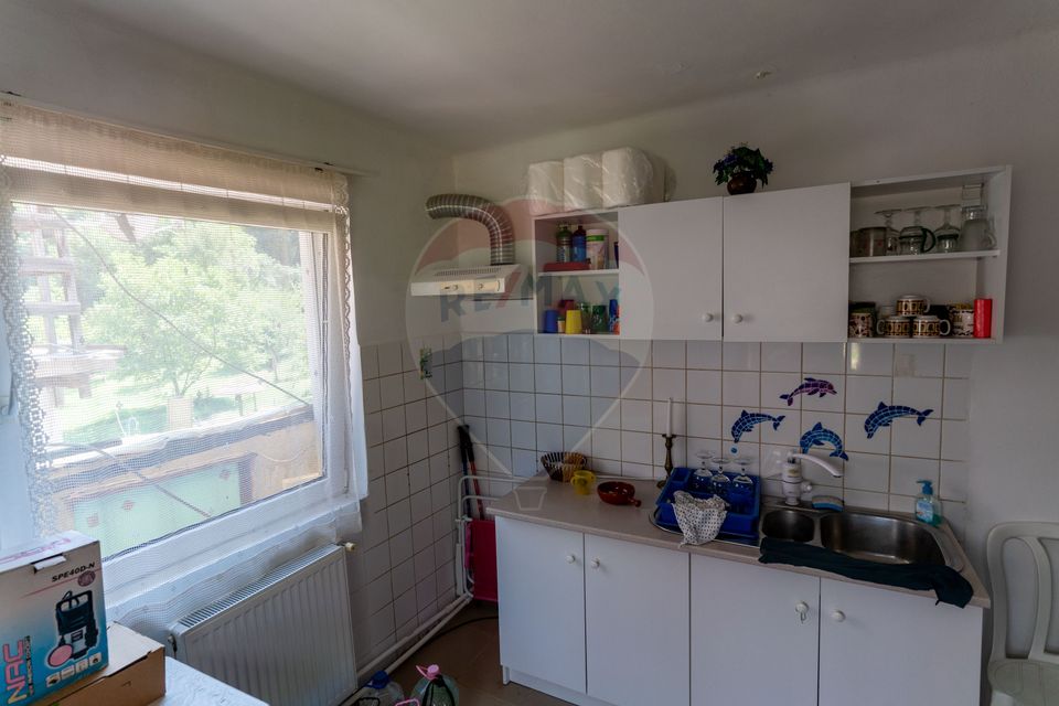 Casă / Vilă cu 10 camere amplasate in 2 corpuri de cladire de vanzare