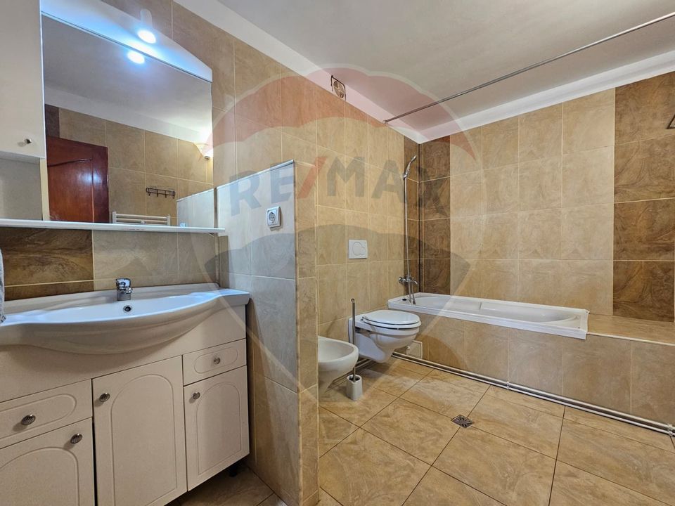 Inchiriez apartament spatios cu 4 camere, 2 bai, parcare in Gheorgheni