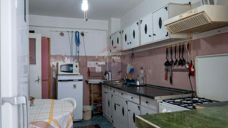 Vanzare apartament 4 camere, decomandat, Breaza, Aleea Parcului