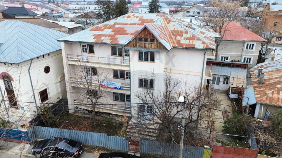 15 room House / Villa for sale, Central area