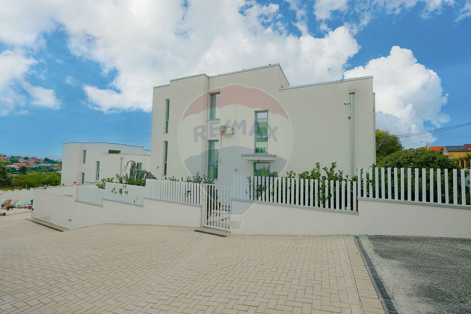 5 room House / Villa for sale, Dealuri Oradea area