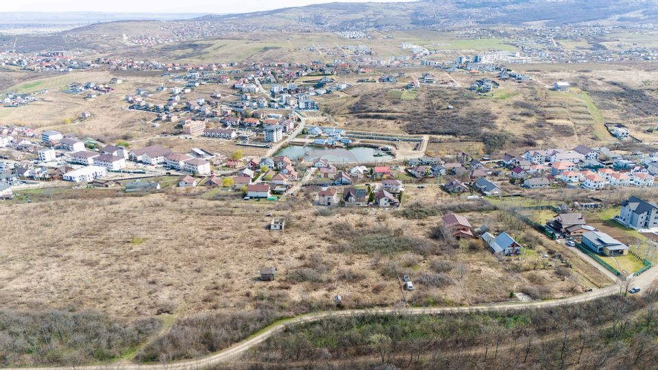 Land 1,424sqm Hlincea / Strada LILIACULUI