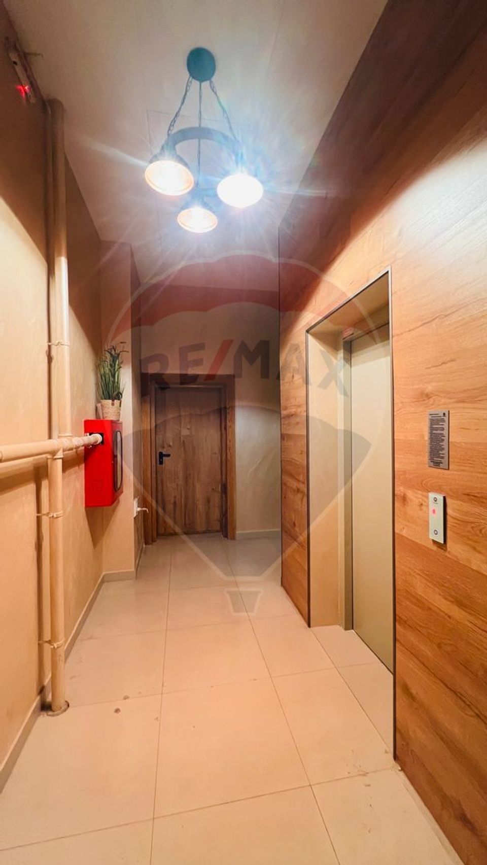 Apartament de lux de închiriat în zonǎ ultracentralǎ