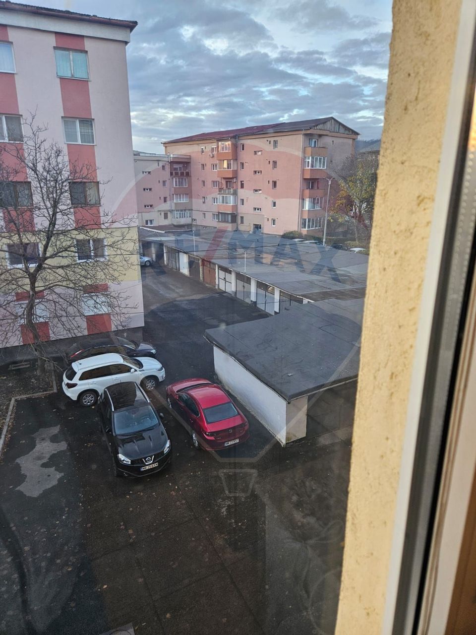 Apartament cu 3 camere de vânzare, str. Hortensiei