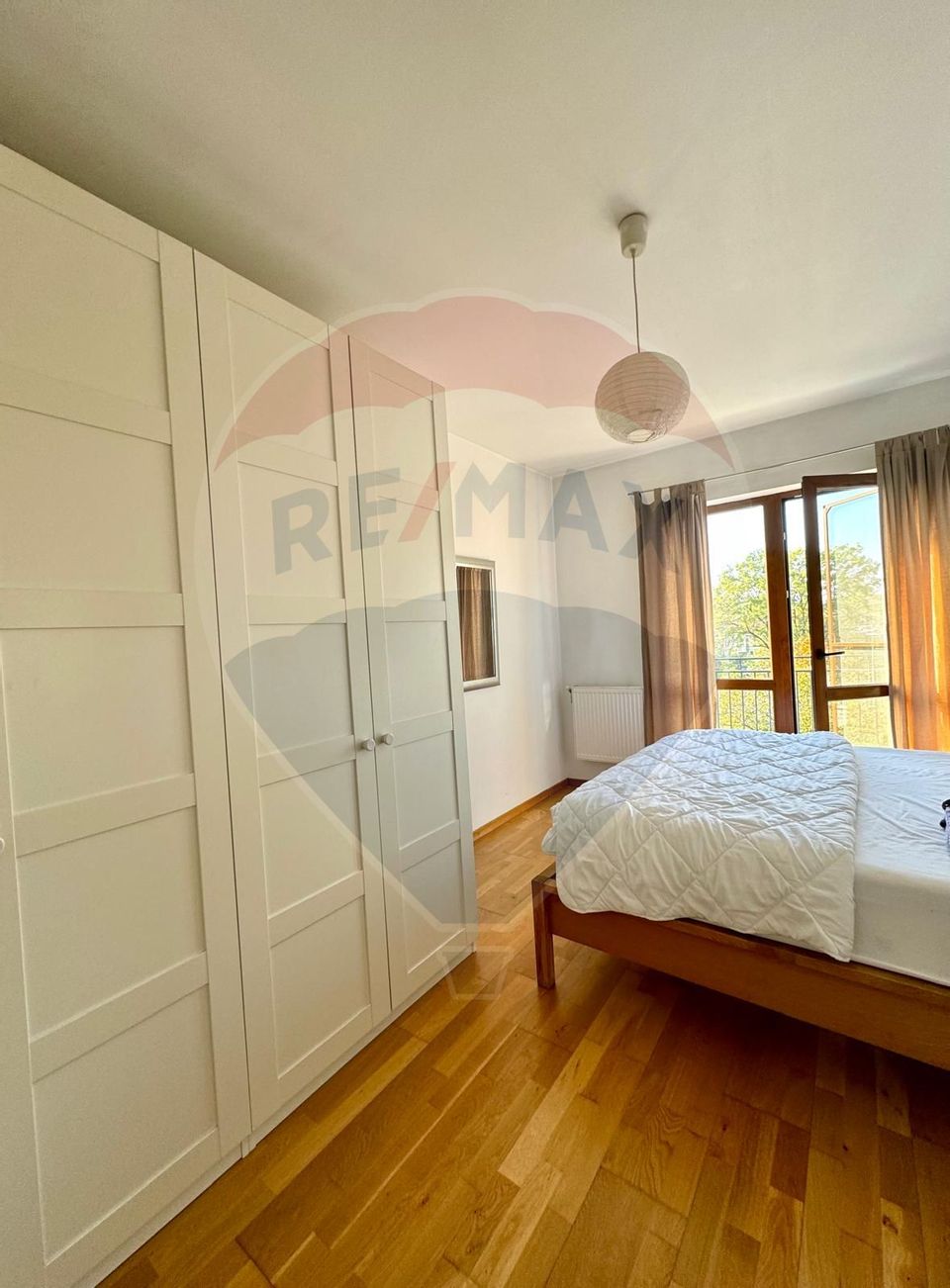 Apartament cu 2 camere de 80 mp si terasa , blv.21 Decembrie , centru