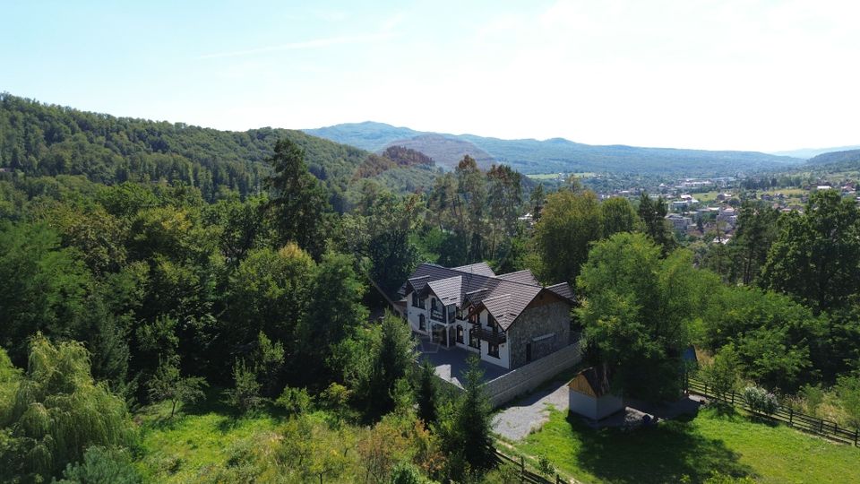 11 room Hotel / Pension for sale, Central area