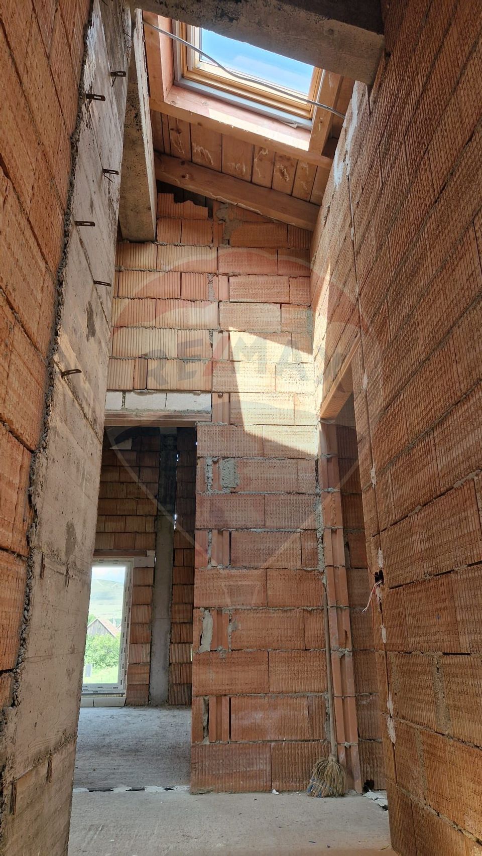 Casă / Vilă cu 4 camere de vânzare