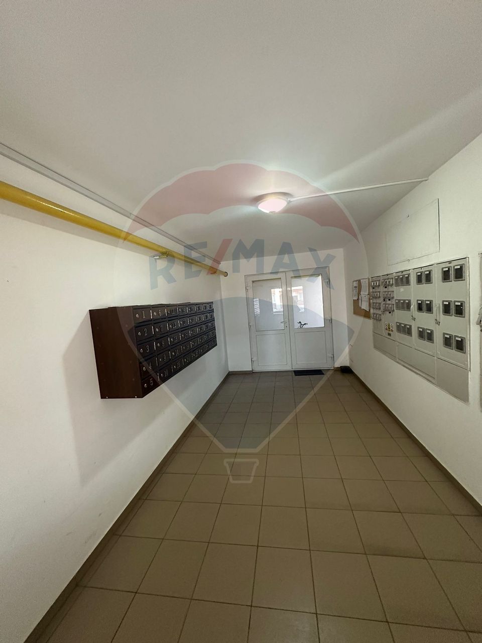 Apartament cu 3 camere de vânzare