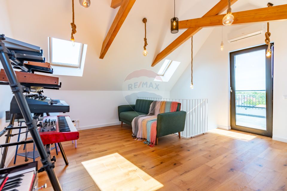 House for sale, Corbeanca area, Lake Hill