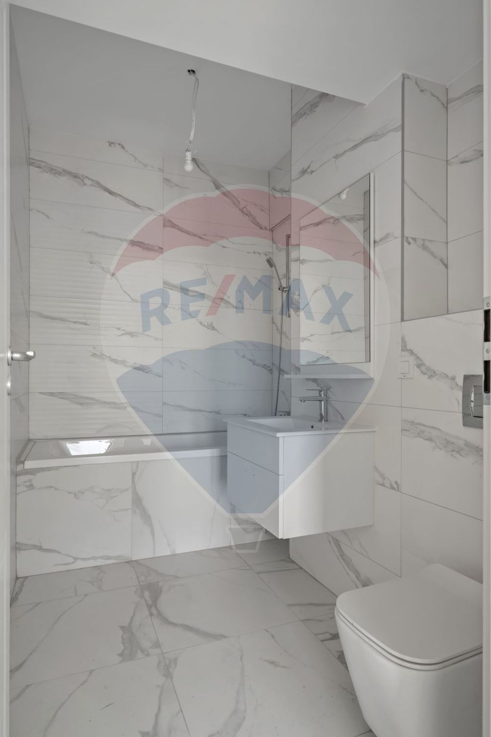 Large 2-room apartment for sale in Pipera area