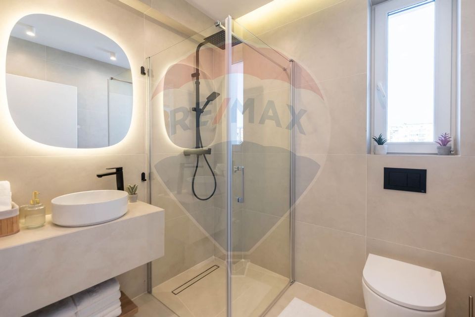 Apartament cu 3 camere de inchiriat in zona Intre Lacuri