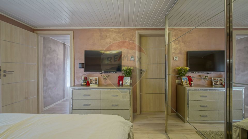 Casă / Vilă Săsească cu 6 camere de vânzare in Vulcan, Brasov