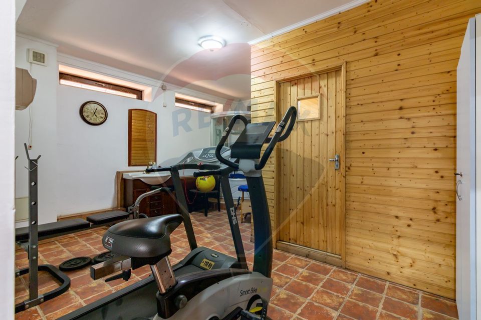 Villa for sale 14 rooms/SWIMMING POOL/ GENEROUS LAND/ BRAGADIRU-ILFOV