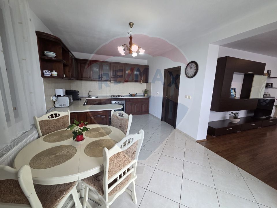 5 room House / Villa for sale, Vest area