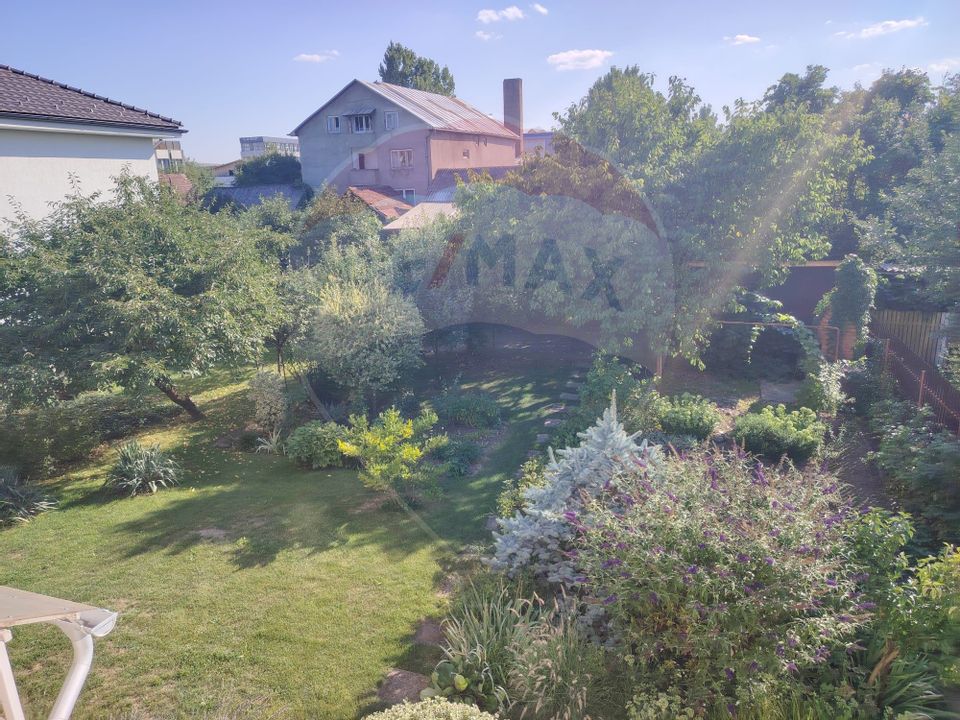 8 room House / Villa for sale, Central area