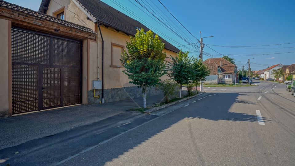 Elegant house, wine cellar, view of the mountains and peak. Postăvaru