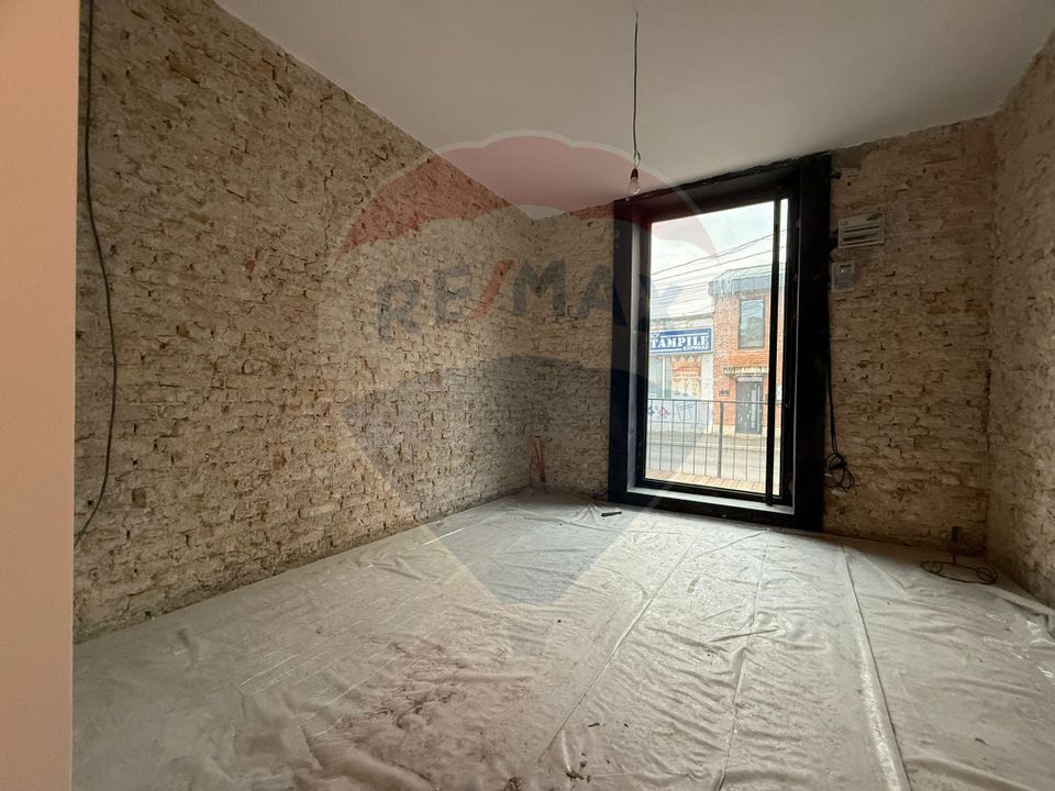 25sq.m Commercial Space for rent, Tomis Mall area