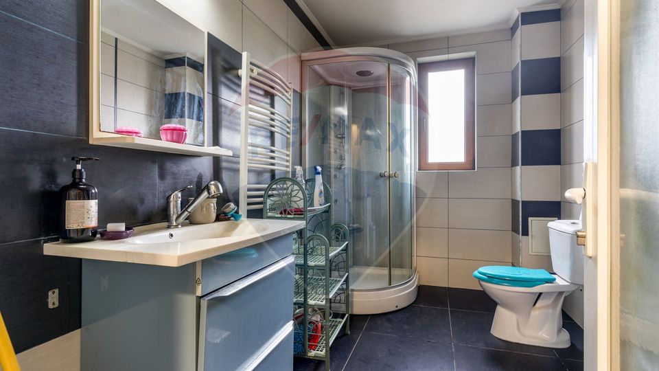 Casa cu 6 camere de vanzare, zona Centrala, Huedin