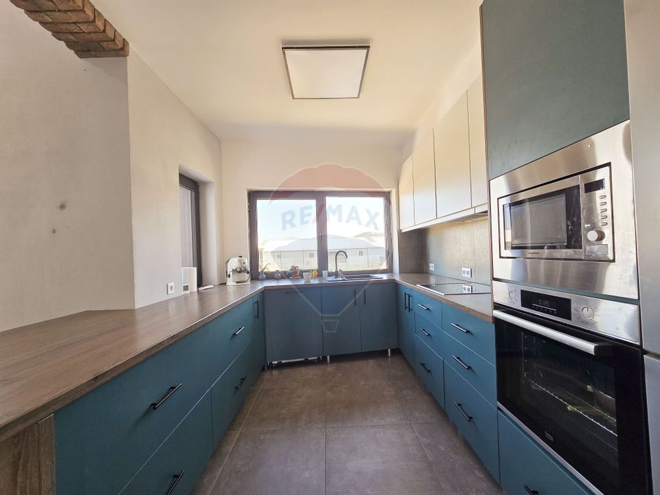 4 room House / Villa for sale