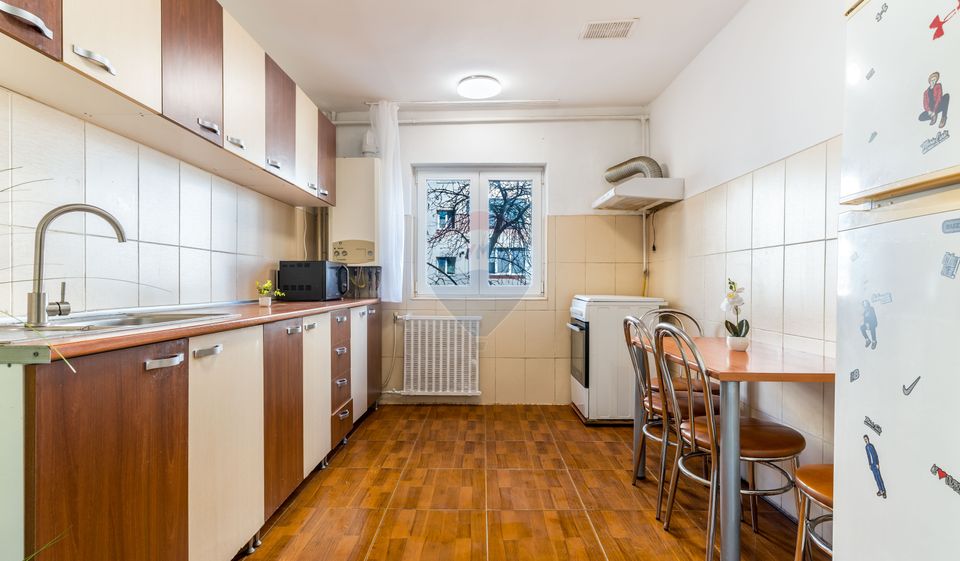 3 room Apartment for sale, Intre Lacuri area