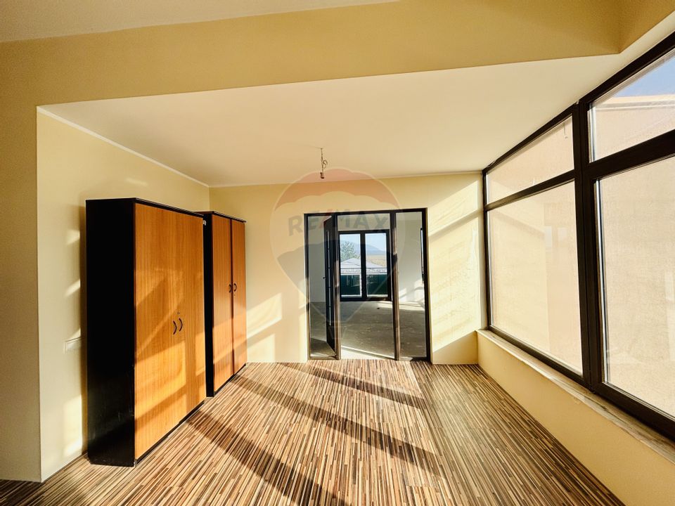 6 room House / Villa for sale