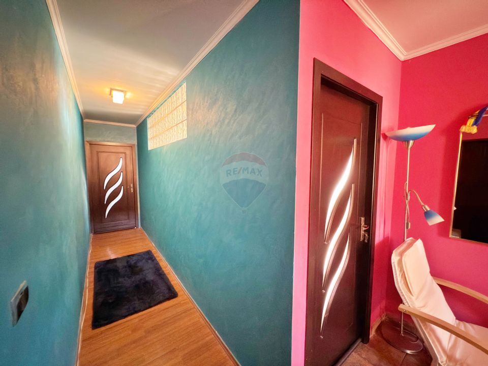 Apartament cu 3 camere de vânzare în zona ultracentrală a Aradului