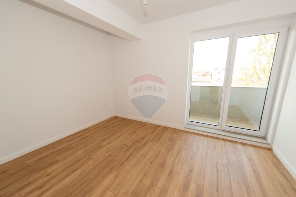 Apartament 3 camere de vanzare, 91 mp, Aparatorii Patriei, parcare