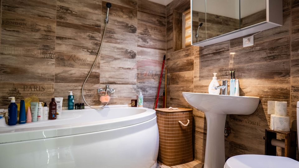 Vanzare apartament 2 camere,  renovat, zona Titan - Parcul Teilor